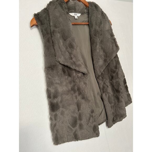 Jack by BB Dakota Women's Gray Faux Fur Textured Fly Away Lined Vest Size Small - Picture 4 of 10